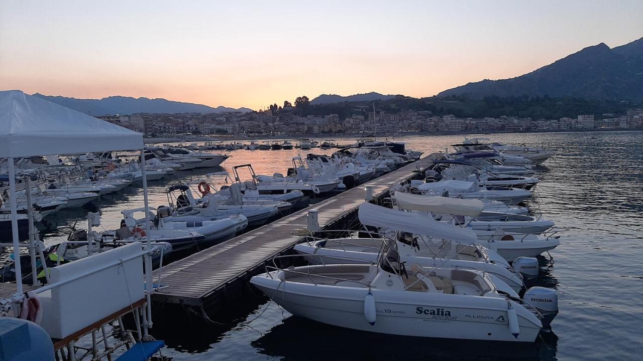 Home Giardini Naxos Exterior photo